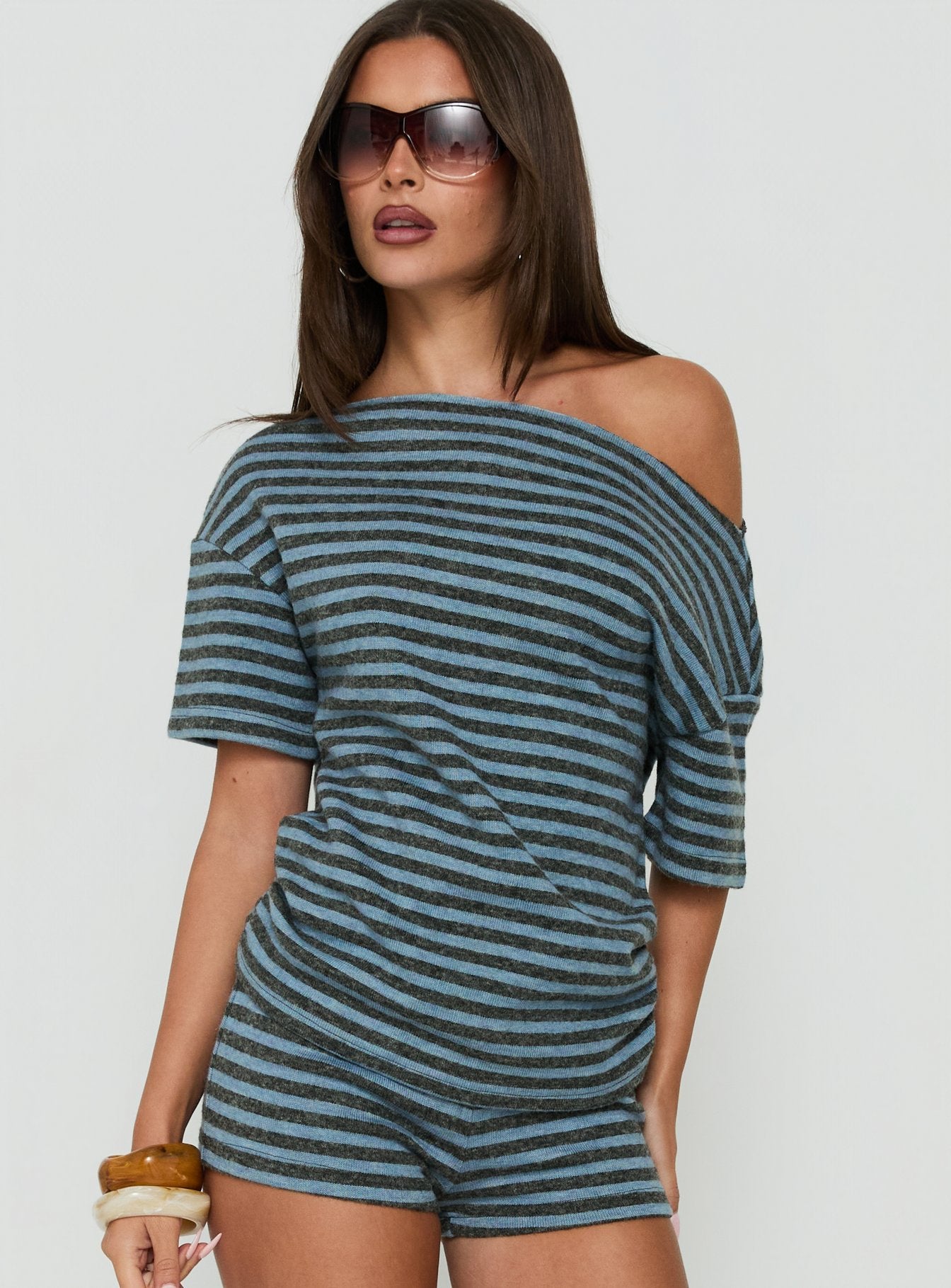 Wildlands Off Shoulder Tee Grey / Blue Stripe