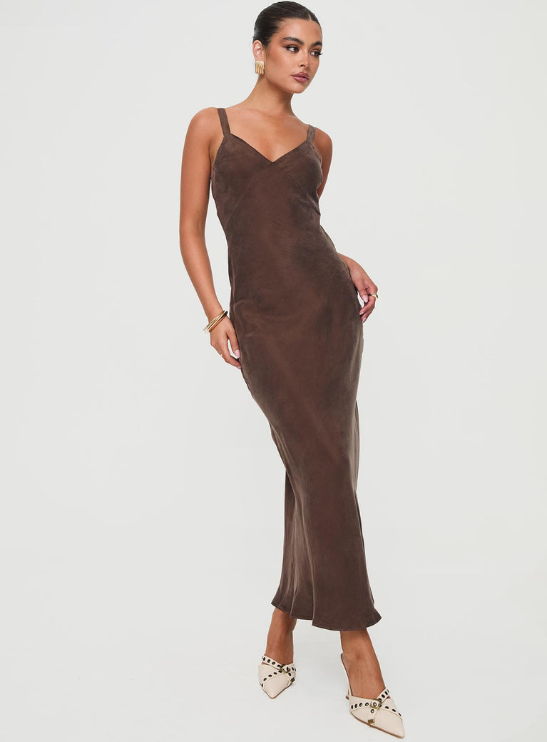 Maxi dress V neckline, adjustable straps, invisible zip fastening Non-stretch material, lined bust