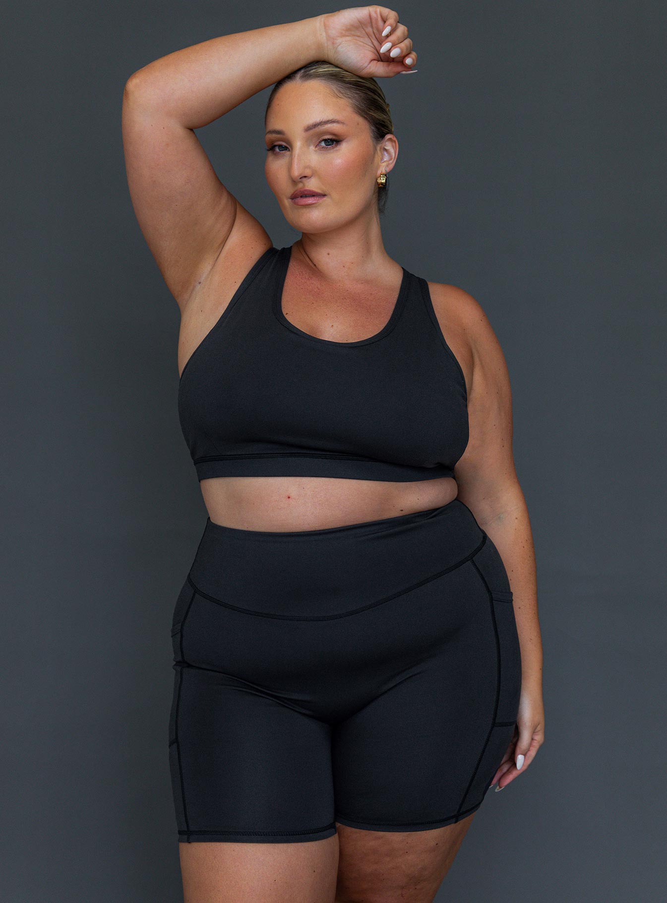 Conquer activewear shorts black curve