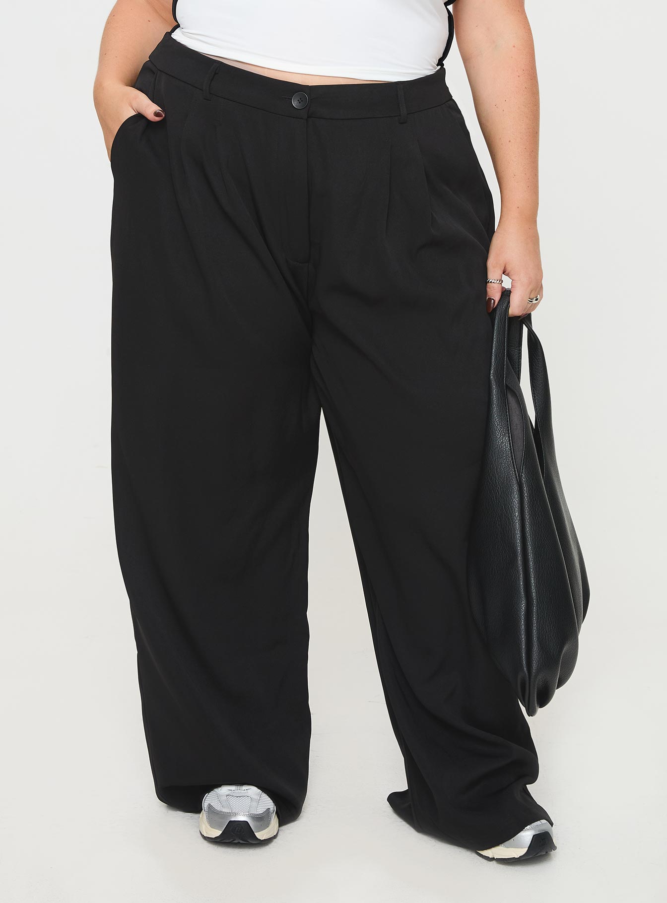 Archer pants black curve