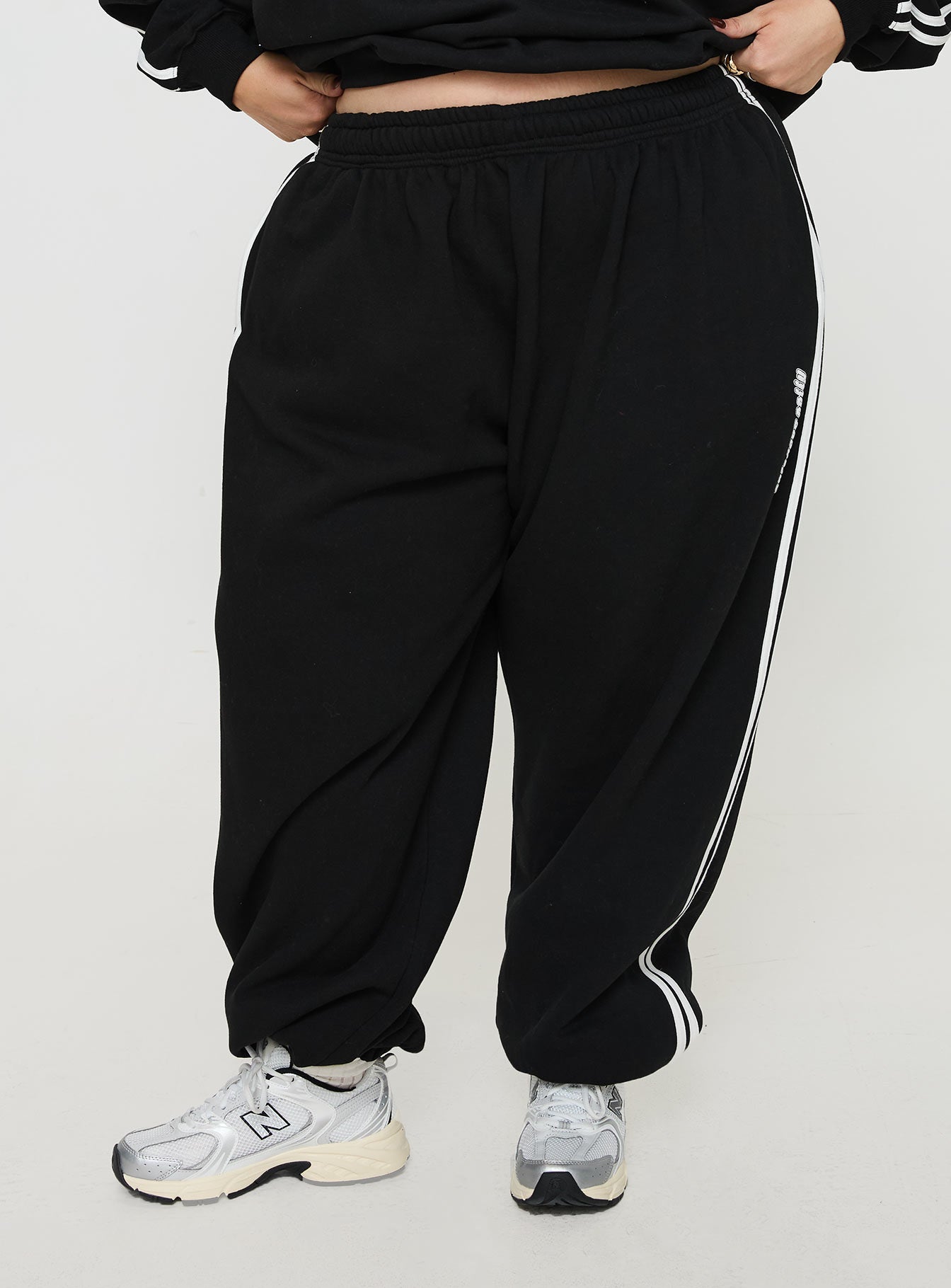 Princess polly track pants stripe black / white curve