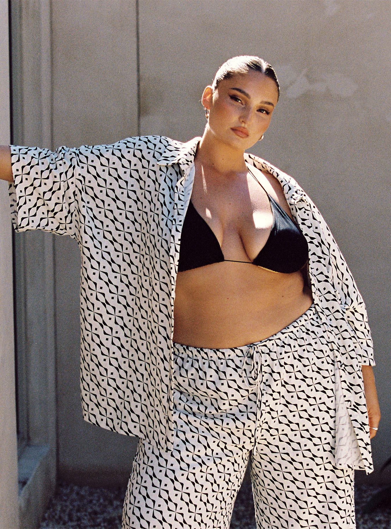 product Princess Polly Three Fourth Sleeves High Neck  Guava Linen Blend Shirt Black / White Curve