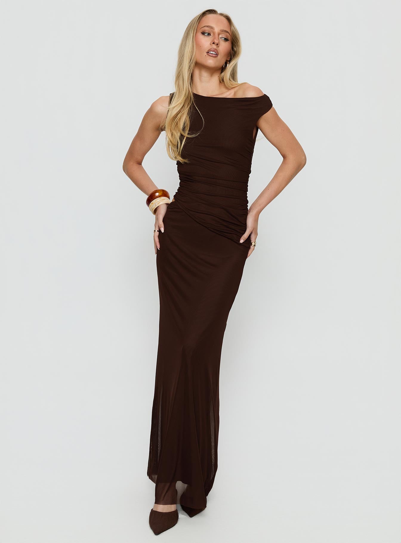 Krystyna Off Shoulder Ruched Maxi Dress | Chocolate | Womens | Princess Polly Lower Impact Krystyna Off Shoulder Ruched Maxi Dress | Chocolate | Womens | Princess Polly Lower Impact