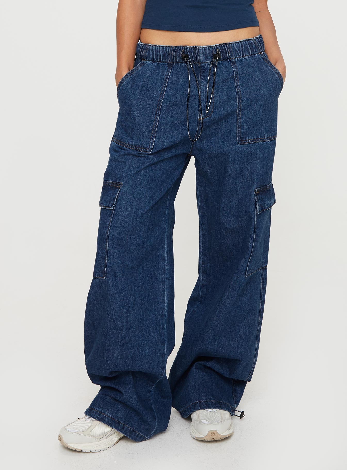 Stop & stare cargo jeans mid wash