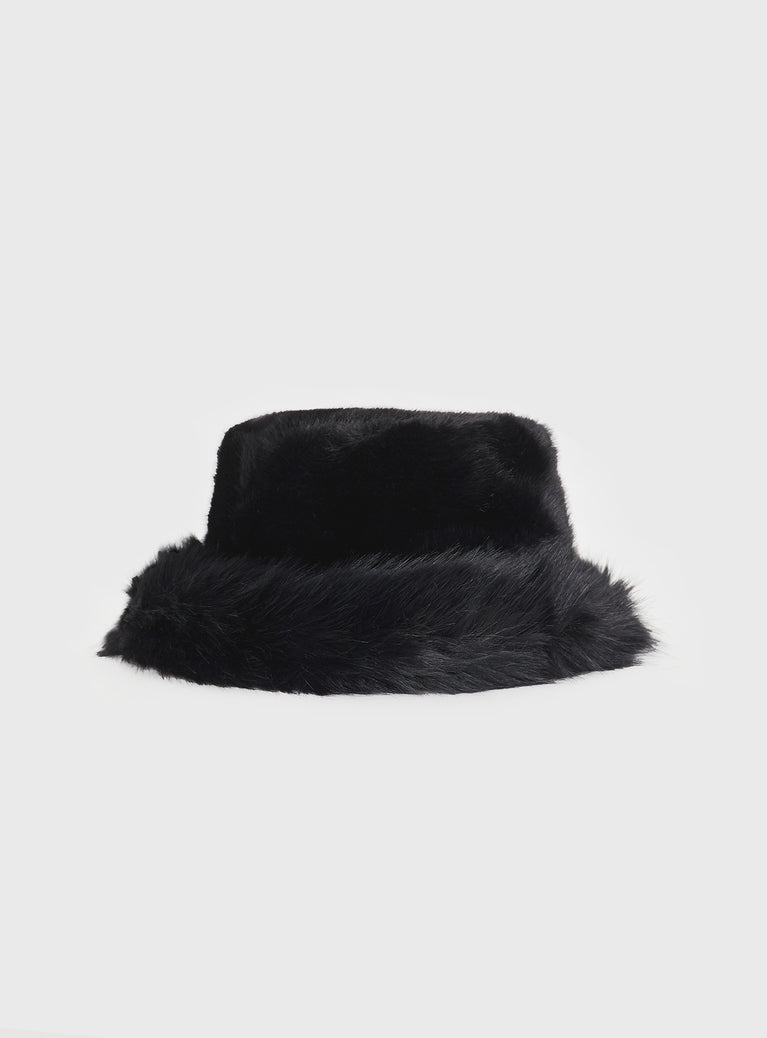 Avaah Fluffy Hat Black