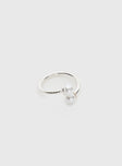 Silver-toned ring Pearl detail, lightweight