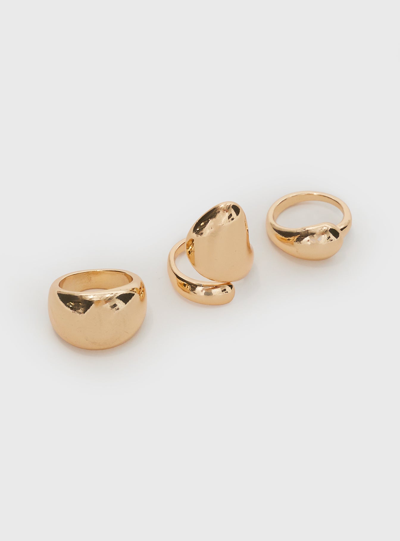 Gold-toned ring pack Pack of three, chunky style, lightweight