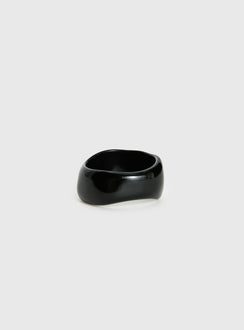 Madlen Resin Cuff Black