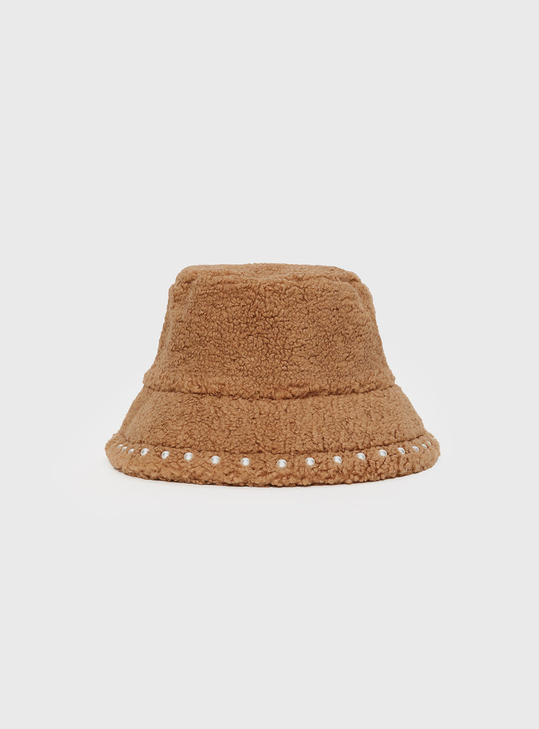 Fluffy hat Adjustable internal drawstring, pearl detail 