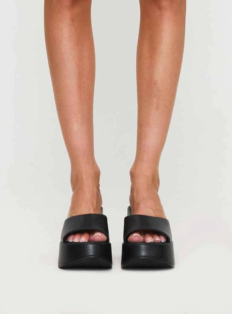 Sianna Platform Heels Black