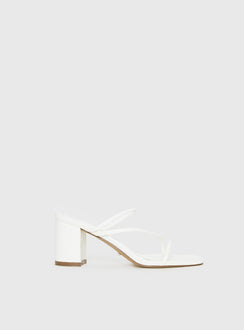 Billini Yazmin Heels White