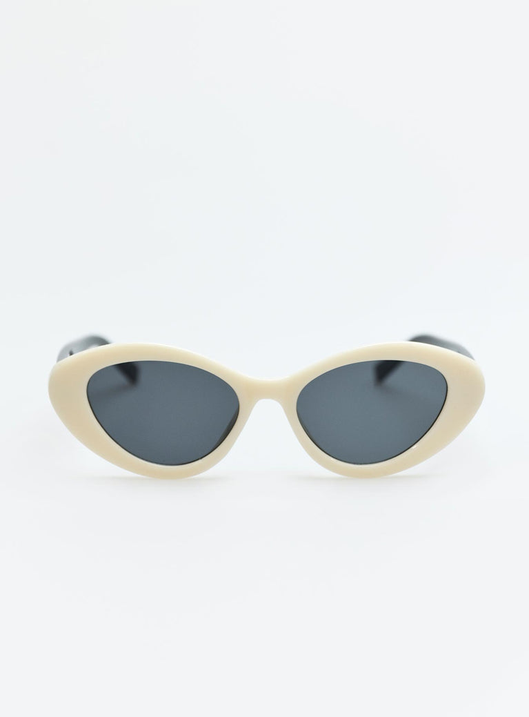 Sunglasses Black tinted lenses  Moulded nose bridge 