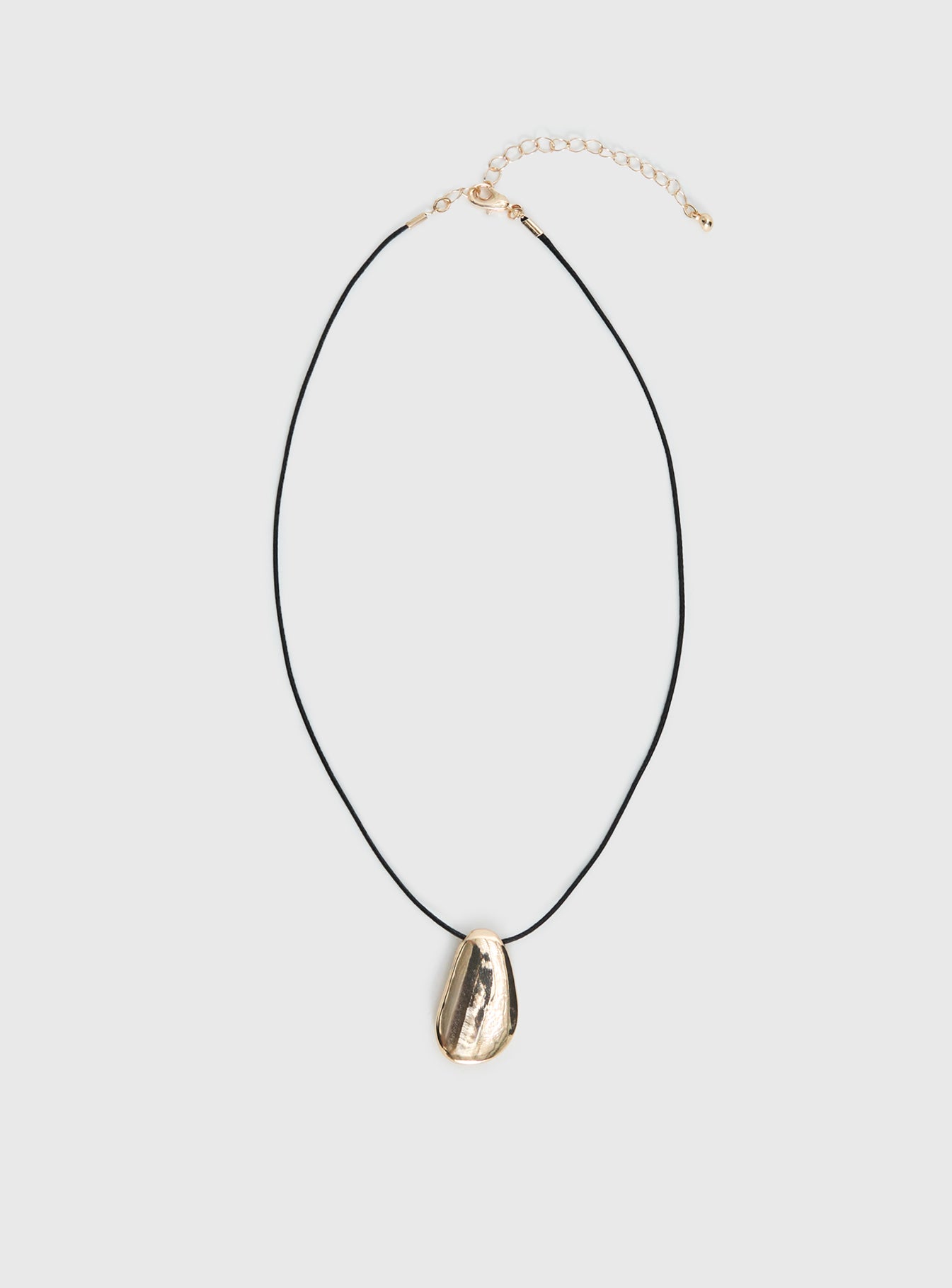 Prominent Pendant Necklace Gold