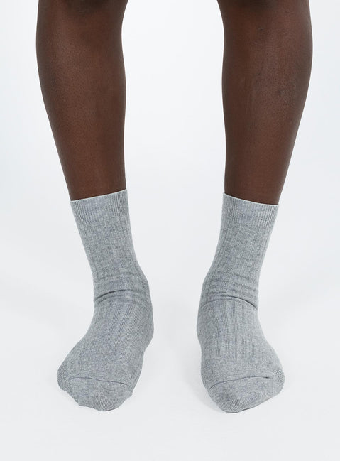 Crew socks Ribbed design Good stretch