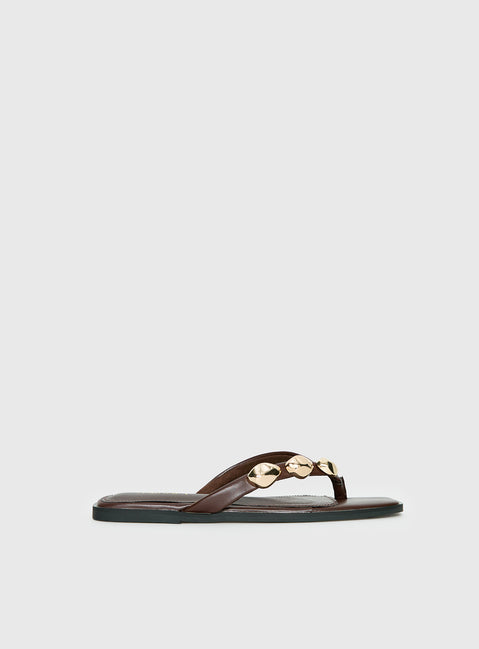 Therapy Guise Hardware Detail Sandals Brown / Gold