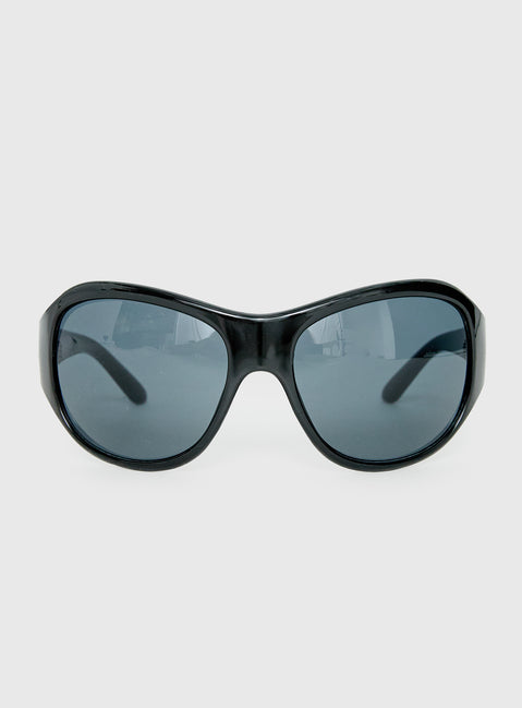Everett Oversized Sunglasses Black