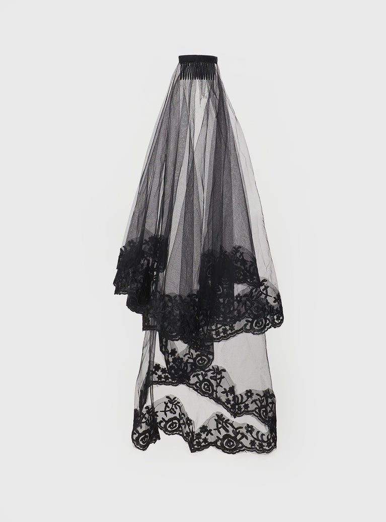 Black Veil Two tiered lace detailing on the hem mesh material