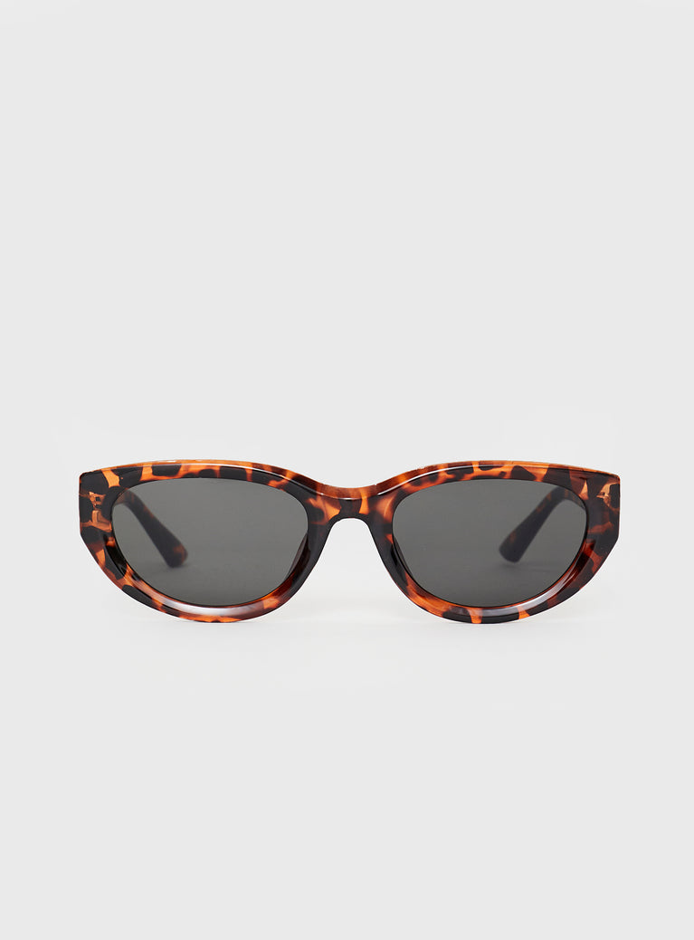 Tort frame sunglasses Moulded nose bridge, smoke tinted lense, lightweight