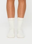 Knit socks with frill detail