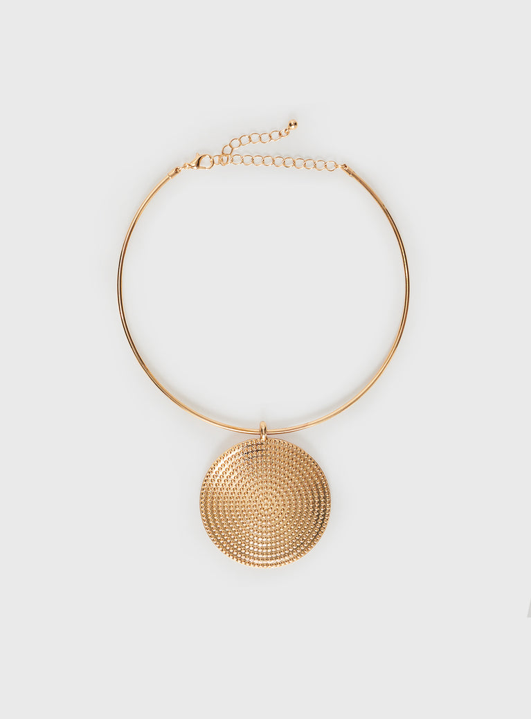 Gold-toned necklace Fixed shape, lobster clasp fastening, large pendant Princess Polly Lower ImpactGold-toned necklace Fixed shape, lobster clasp fastening, large pendant Princess Polly Lower Impact