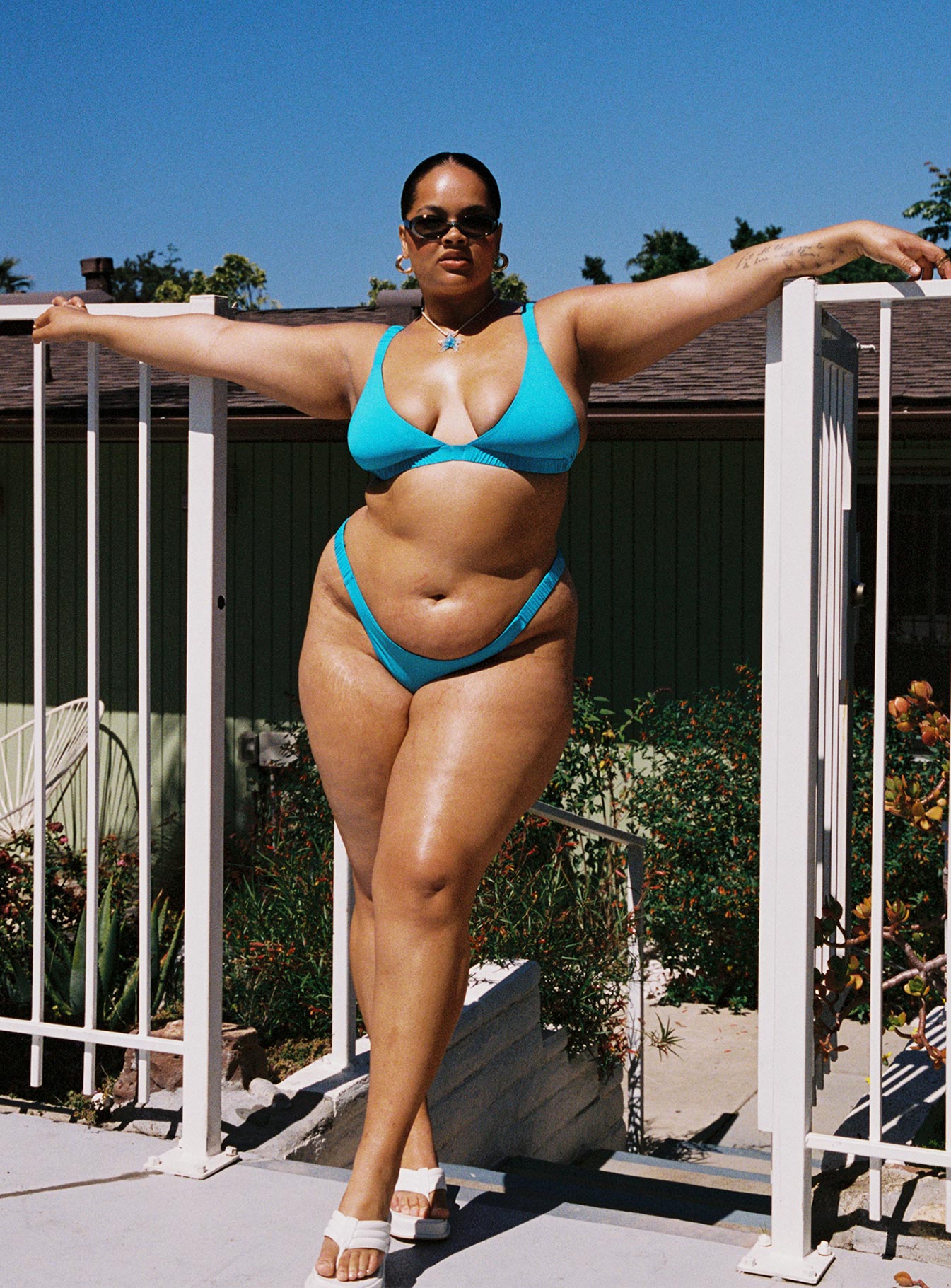 Bikini bottom High cut, cheeky style, elasticated sides Good stretch, fully lined 