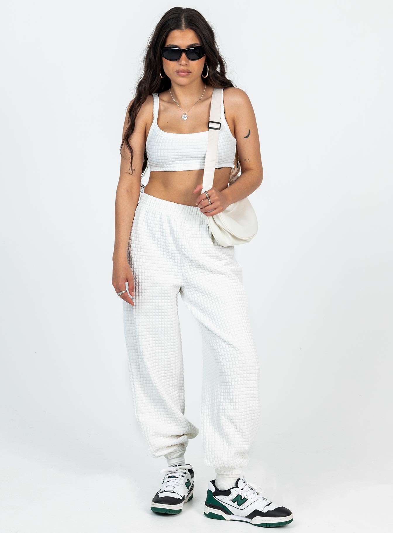 Matching set Quilted material Crop top Fixed straps Invisible zip fastening at side Pants High waisted Elasticated waistband Unlined