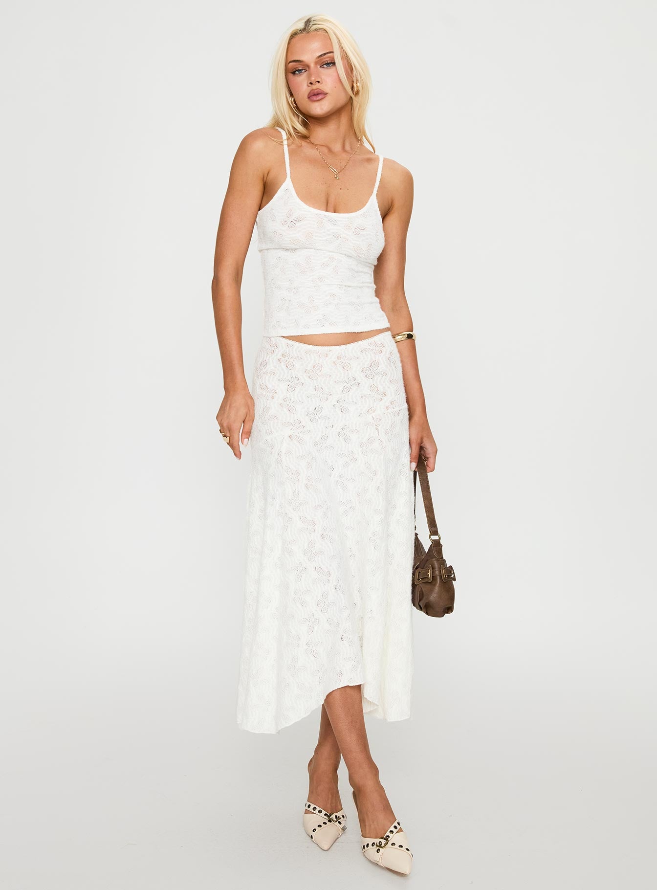 side view of model wearing Princess Polly Tidal Cami Foam Sleeveless Scoop Neck 