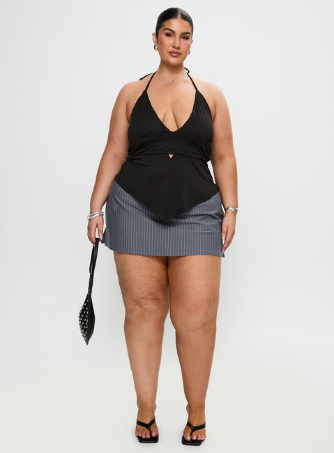 front view of model wearing Princess Polly Averee Halter Top Black Curve Sleeveless Plunger 