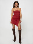 Strapless mini dress Slim fitting, adjustable ruching at the side with tie fastening, asymmetrical hem Inner silicone strip at bust 