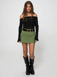 Mid-rise skort Belt looped waist, zip and button fastening, twin hip pockets, built-in shorts Non-stretch material, unlined 