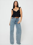 Crop top V-neckline, cap sleeve, frill hem Slight stretch, partially lined