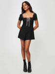 Romper Square neckline, inner silicone strip at shoulders, invisible zip fastening at back, lace and ribbon detail