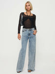 Two-piece top Long sleeve mesh top, crew neckline Halter neck crop top, knot detail at bust, tie fastening at back of neck Good stretch, lined crop