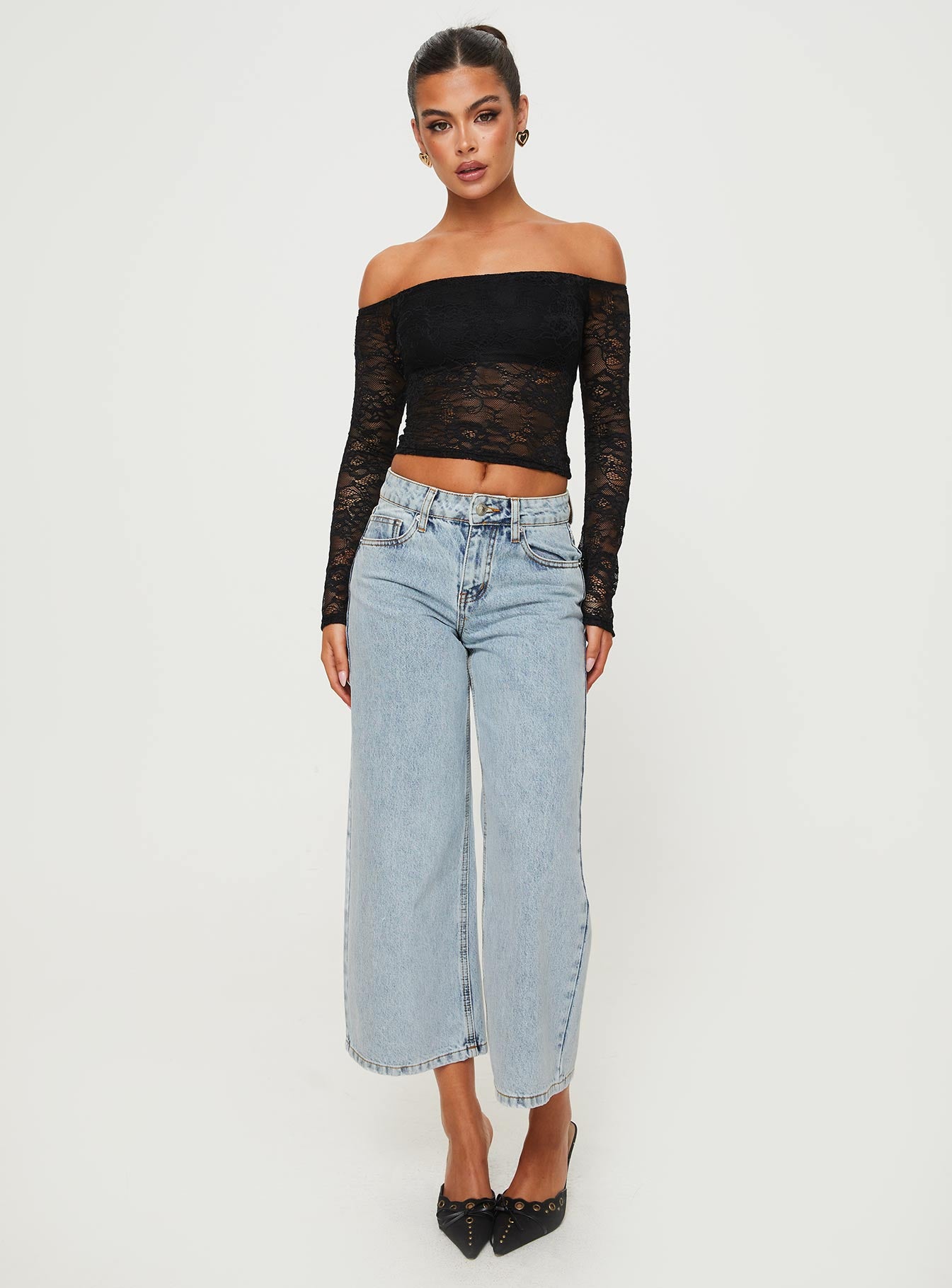 Charet off the shoulder top black