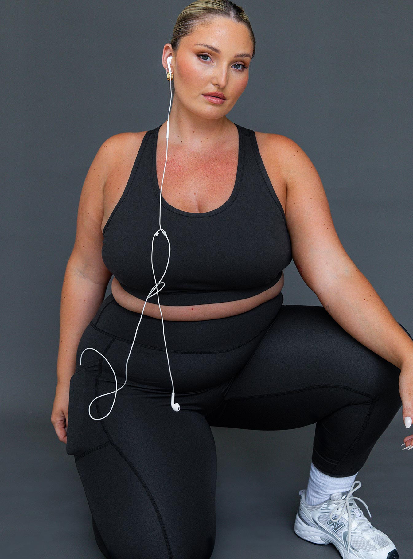 Energised activewear top black curve