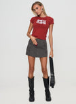 Low-rise cargo mini skirt Zip fastening down front, twin side pockets Non-stretch material, unlined 