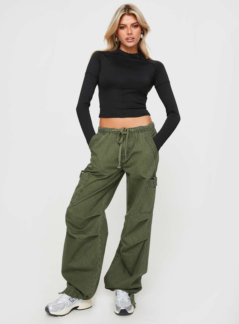 81 Trendiest Green Cargo Pants Outfit Guides You'll Be Glad You