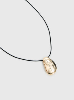 Prominent Pendant Necklace Gold