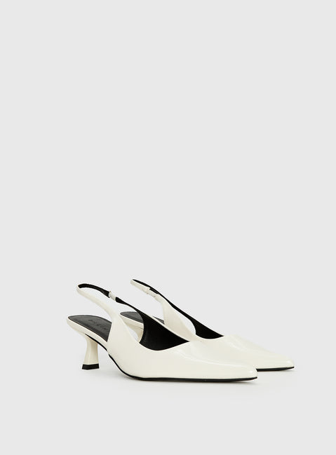 Billini Ayla Pointed Toe Heels Bone