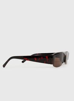 Elzie Rectangle Sunglasses Brown / Tort