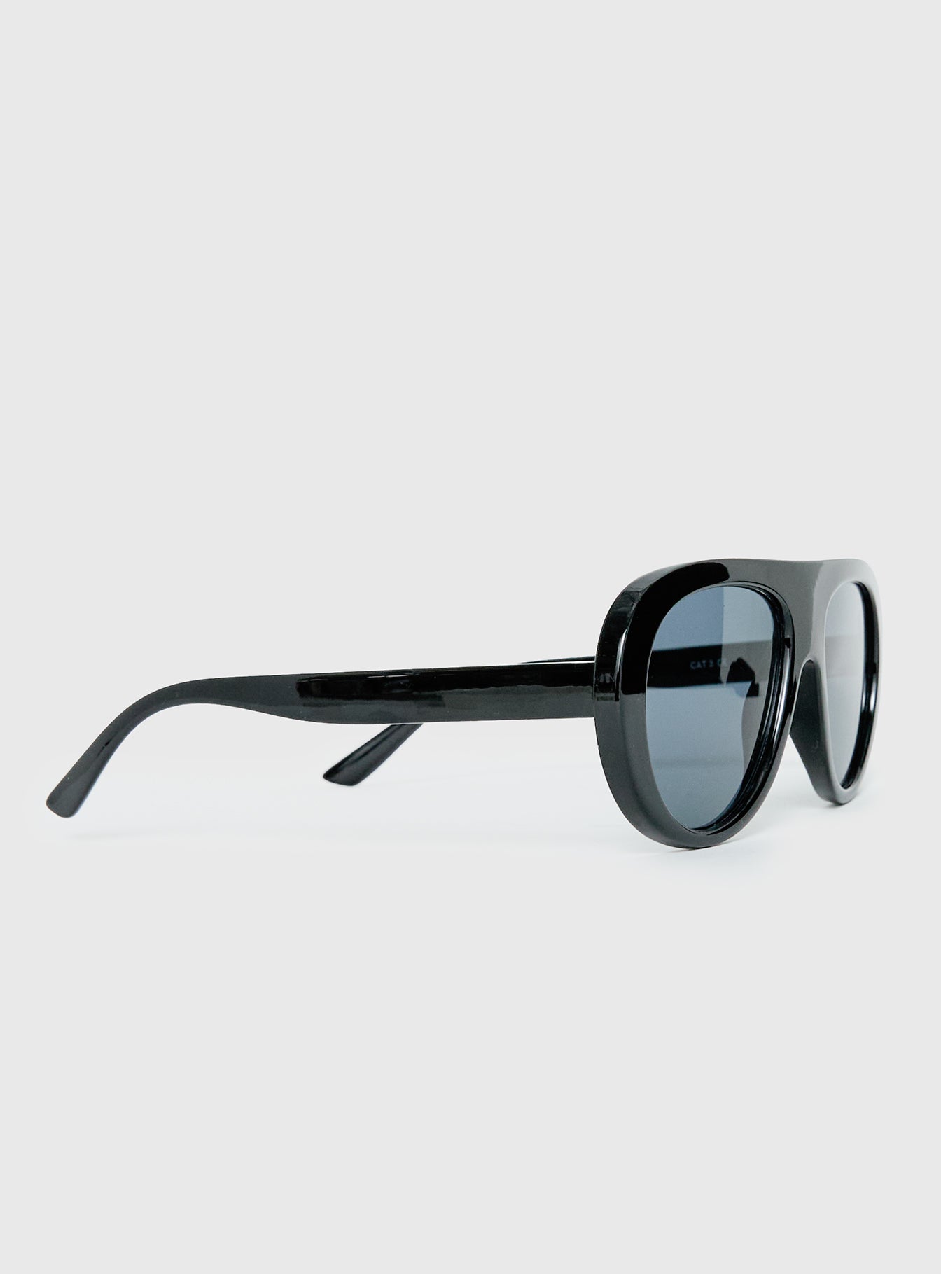 Amorra Oversized Aviator Sunglasses Black