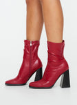 Faux leather ankle boots Zip fastening, square toe, block heel