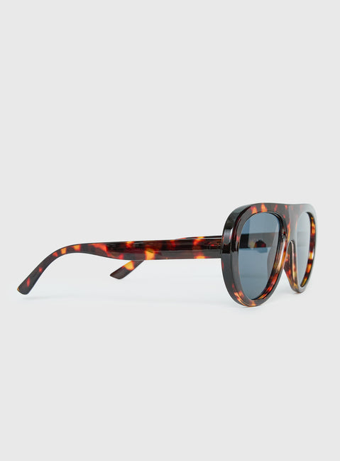 Amorra Oversized Aviator Sunglasses Tort