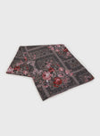 Graphic print hair scarf Can be worn multiple ways, non-stretch material 