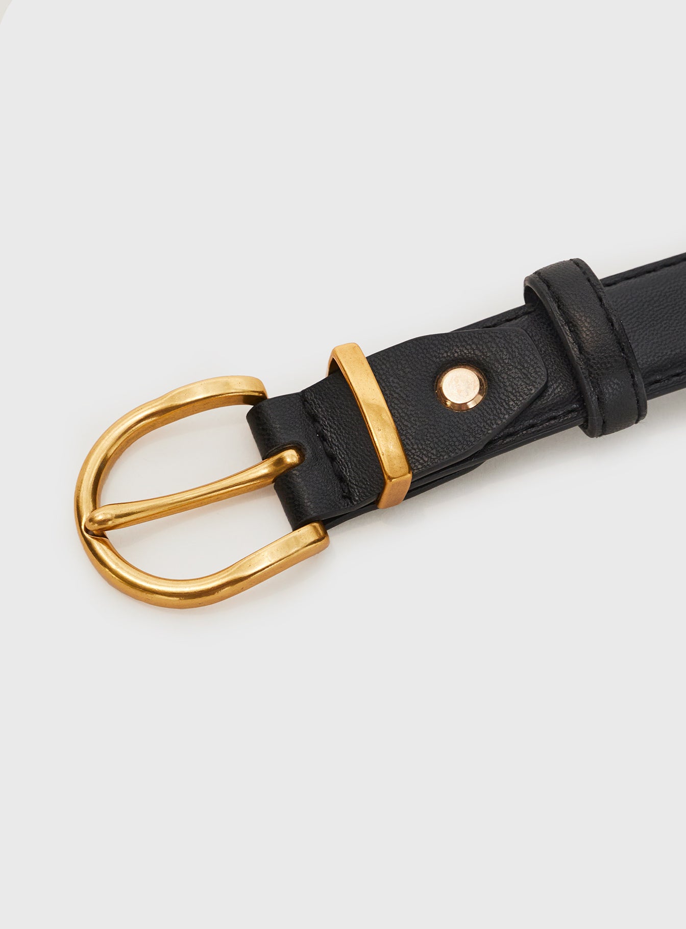 Faux leather belt black Gold-toned hardware, buckle fastening 