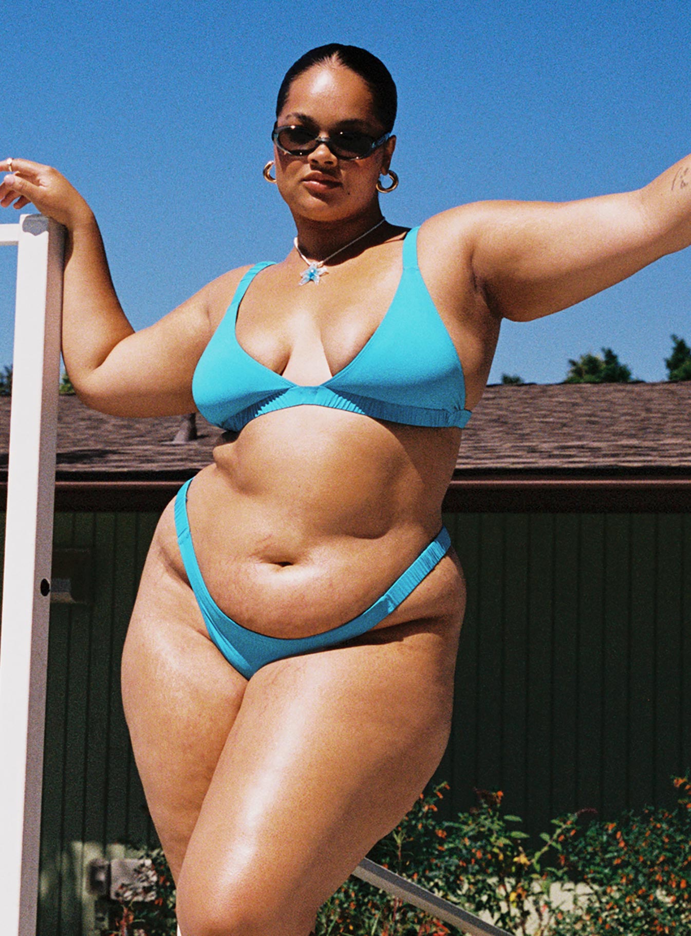 Bikini bottom High cut, cheeky style, elasticated sides Good stretch, fully lined 