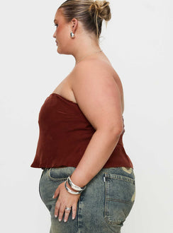 side view of model wearing Princess Polly Lucelia Strapless Top Brown Curve Sleeveless straight 