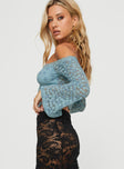 Off-the-shoulder lace top Good stretch, lined bust
