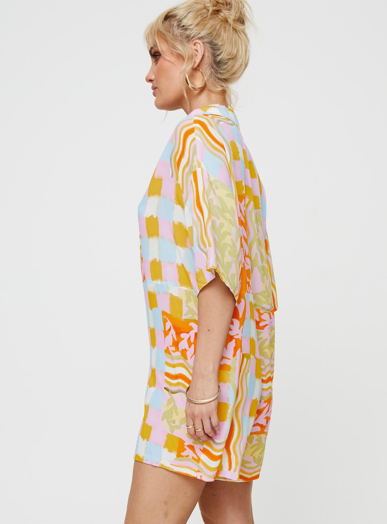 Graphic print romper Classic collar, button fastening at front