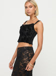Cami top Cropped fit, floral print, cowl neckline, fixed straps, invisible zip at side Non-stretch material, fully lined 